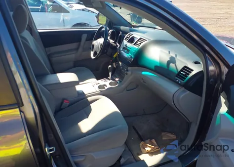 2010 Toyota Highlander Base V6 из США, поврежденный, VIN 5TDBK3EH5AS020343